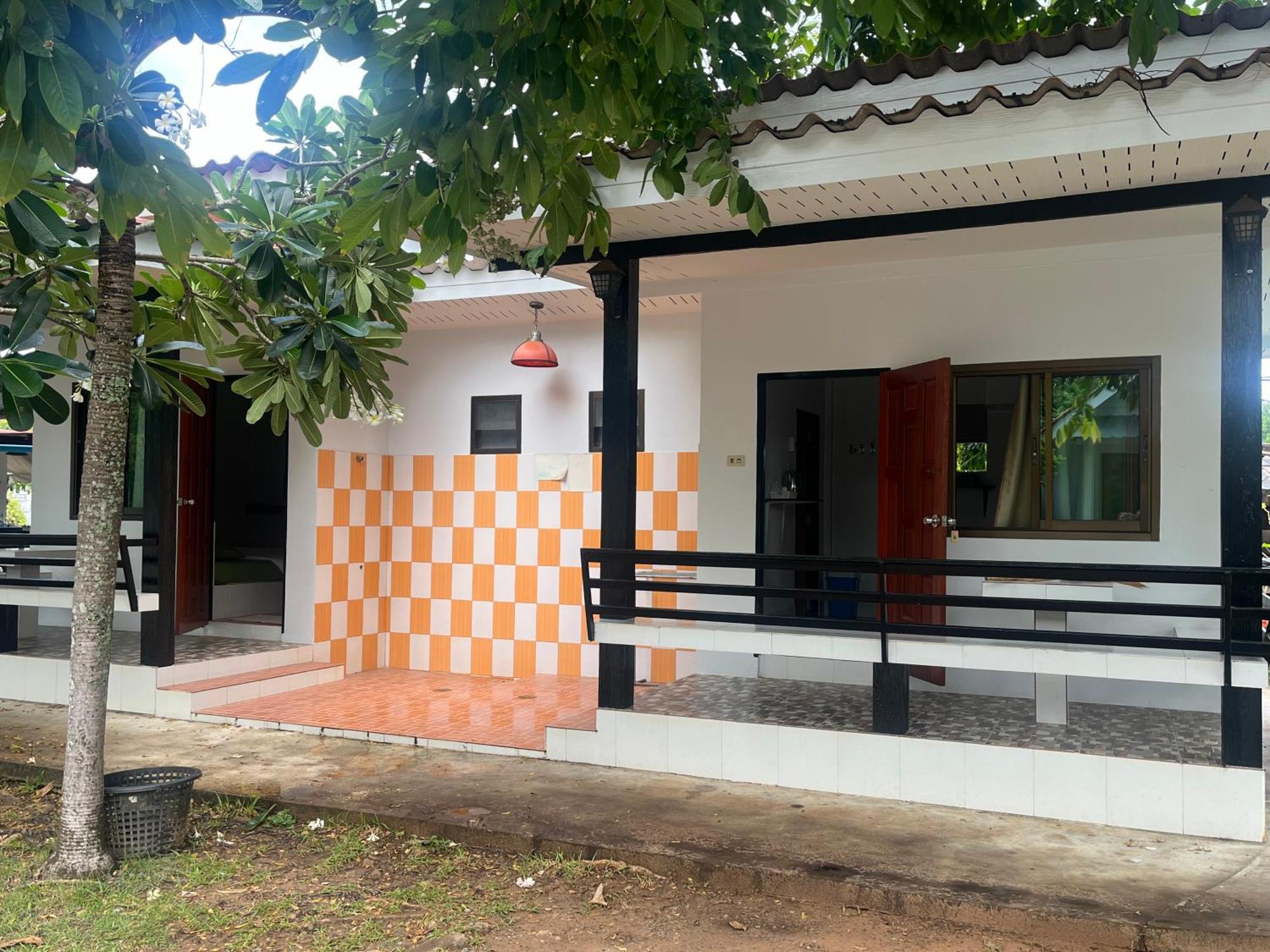 สุขสำราญรีสอร์ท หาดเจ้าหลาว จันทบุรี Exterior photo